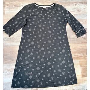 Soma women’s sleep shirt snowflakes in gray size Large